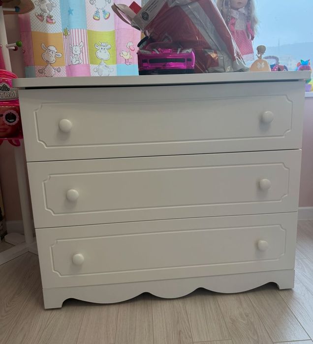 Луксозен комод/скрин МДФ