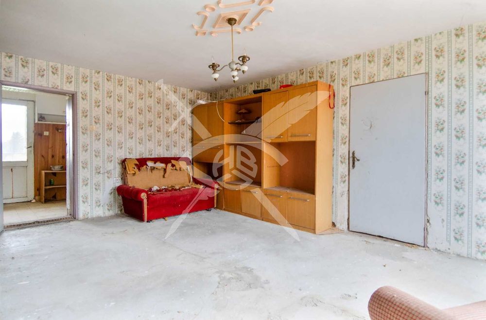 Продава се Етаж от къща в с. Волуяк, Област София-град - 180 кв.м за 889 €/кв.м - Снимка #1