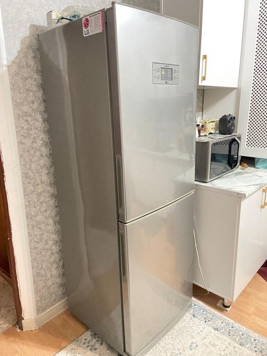 Холодильник LG двух камер