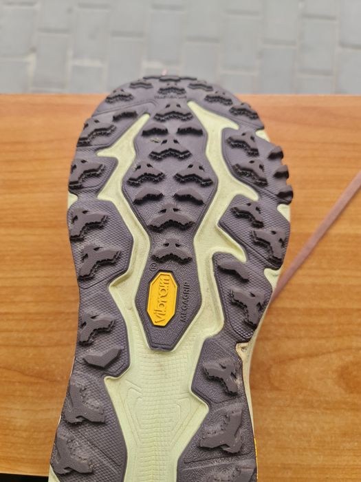 Hoka Speedgoat 6 mar. 41 barbati