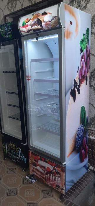 Холодилник витрина самодельный для напитков для малочни для десертов