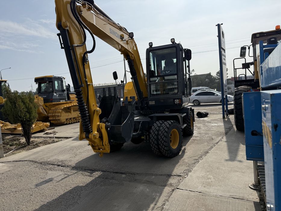 Экскаватор колёсный SINOMACH 80W