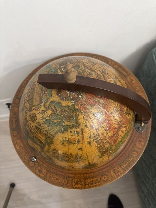 Бар- глобус. Дерево с подсветкой.