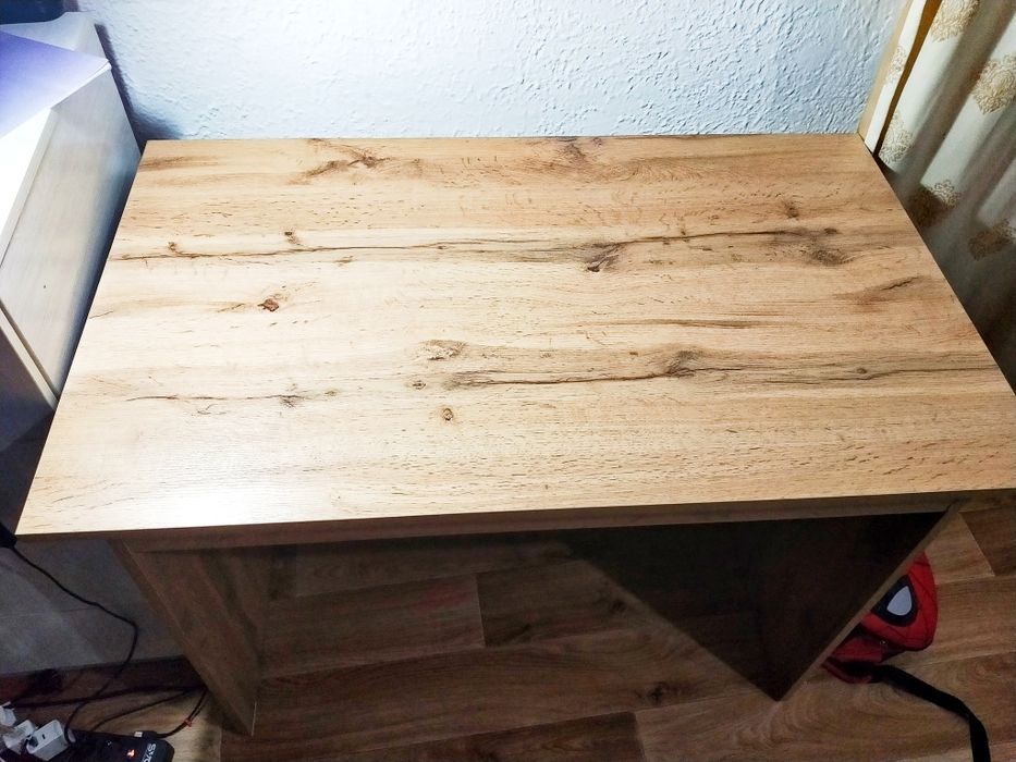 Письменный стол ореховый