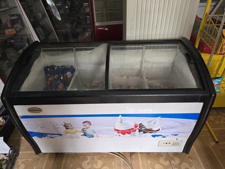 Морозильники со стеклом350л. 500л.