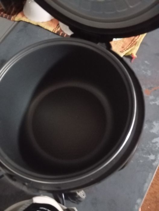 Продам мультиварку Redmond RMC-M4515