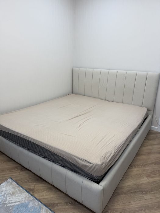 Продам 2х спальную кровать