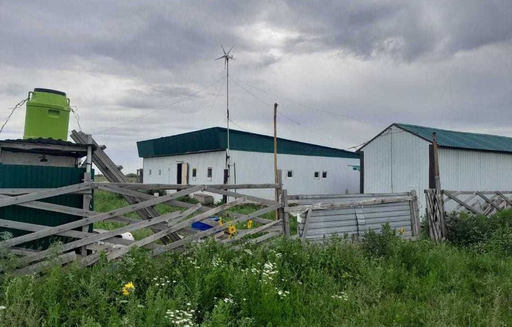 Участок с базой.