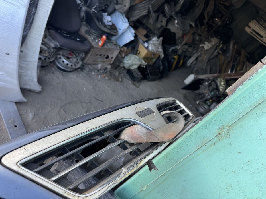 Капот на Nissan Maxima/ Cefiro A32