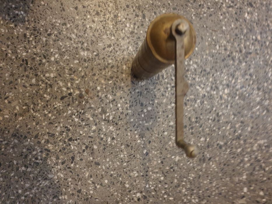 Ръчна кафемелачка