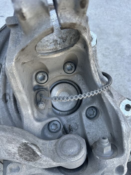 Bmw G20 G21 шенкели главини носачи шенкел