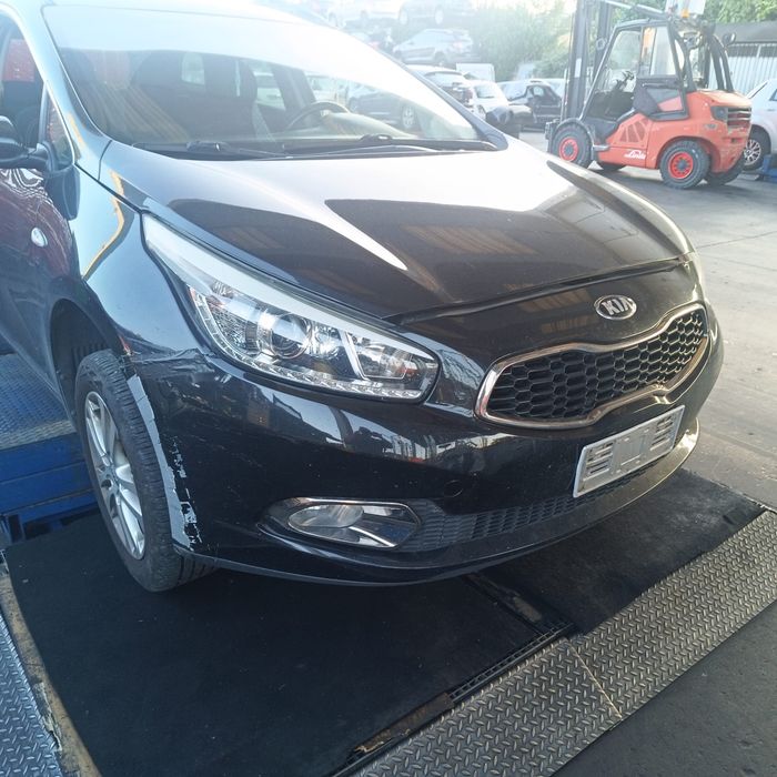 Vindem piese auto kia ceed 1.6 crdi euro 5 an 2014