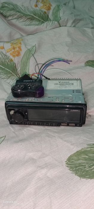 Магнитола сотилади.