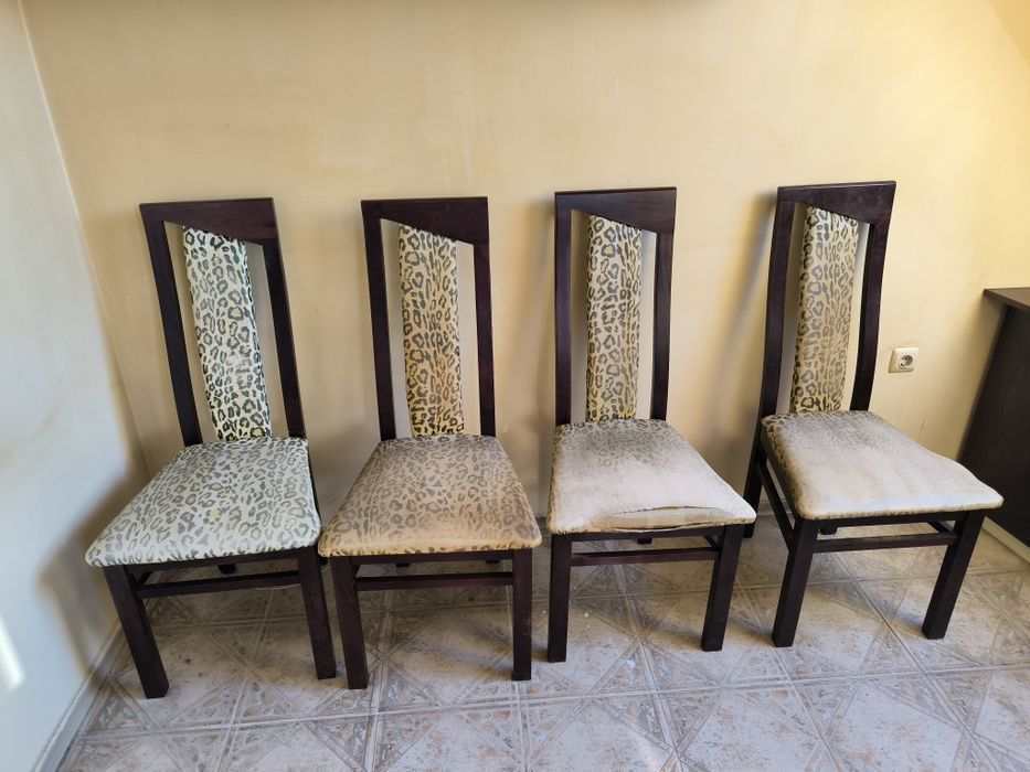 Трапезен комплект – маса + столове