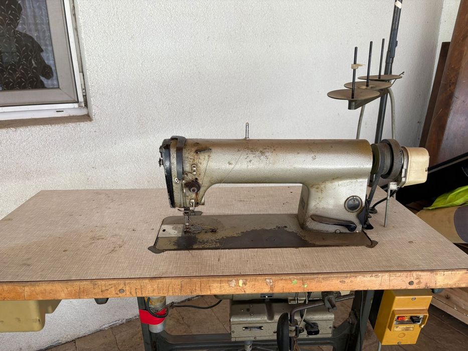 Vand masina de cusut si de surfilat