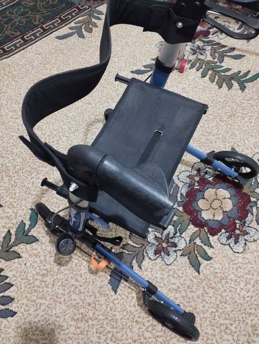 Ходунок для пожилых