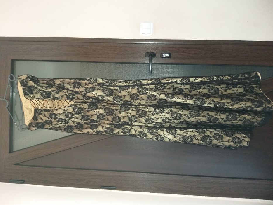 Официална рокля с шлейф