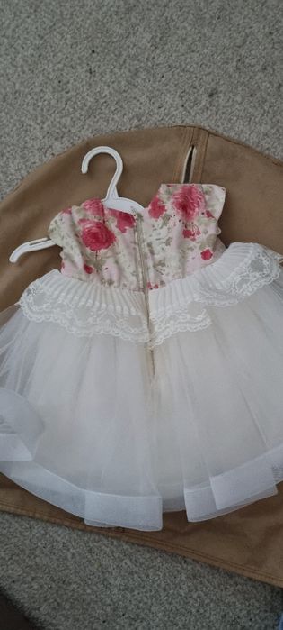 Vând rochiță botez