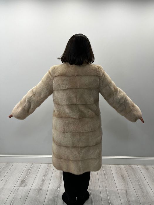 Продам норковую шубу