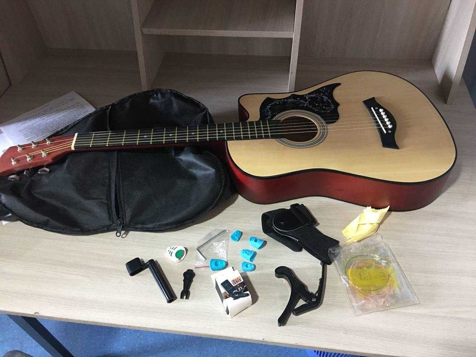Gitara akustika full komplekt yangi sotiladi