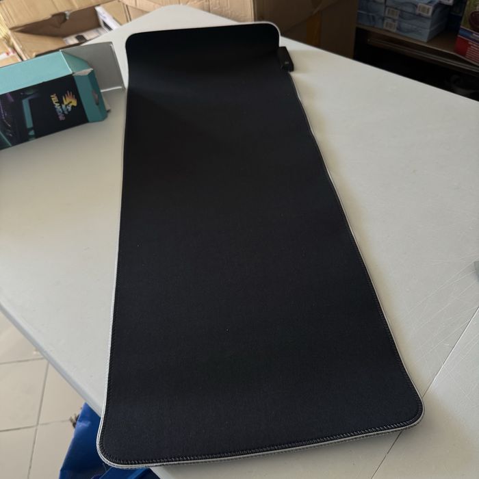 Mouse Pad cu lumini RGB