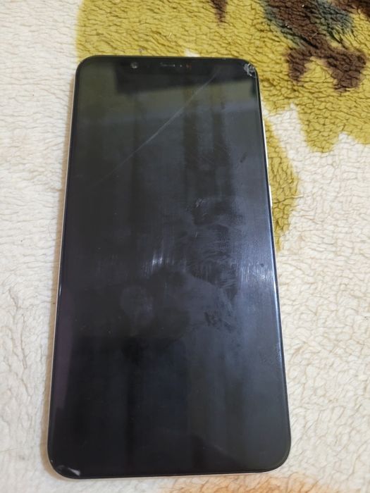 Продам Xiaomi 8  6/128