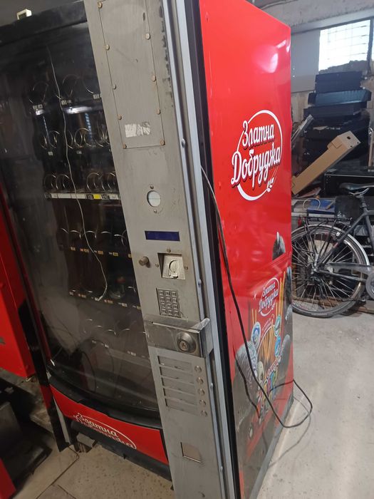 вендинг автомат Necta Sfera за външна работа