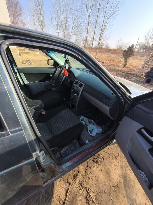 Priora 2011yil metani bor