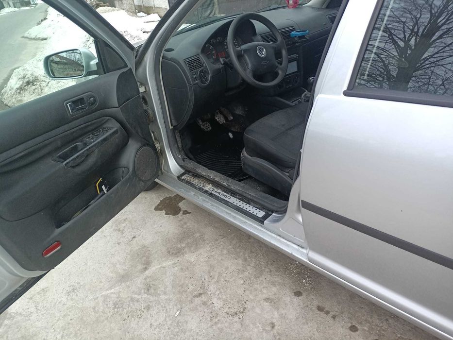 Volkswagen Golf 4 1.4  BCA benzina,an 2002
