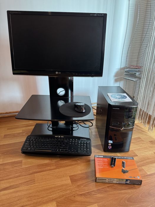 Sistem Vintage Acer Emachine+MonitorTv LG+StandSticla Securizata +Accesorii