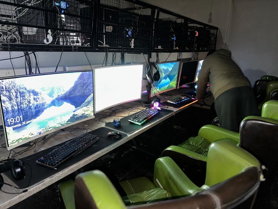 21 компьютеров для игротеки