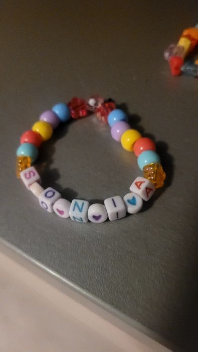 Brățări personalizate cu nume pentru fetițe