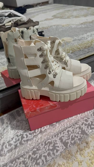 Baland modniy oyoq kiyim