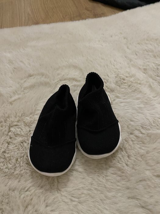 De vanzare adidasi , pantofiori bebe