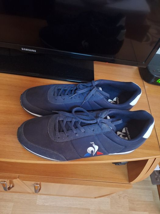 Vând adidași nr 44