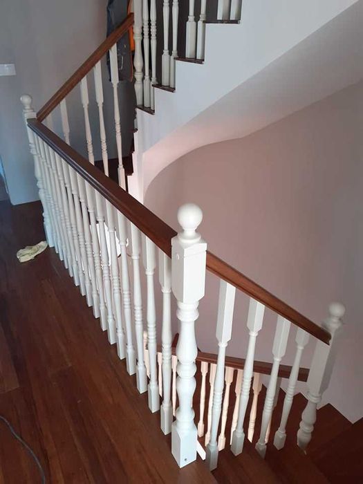 Дървени парапети - изработка и монтаж