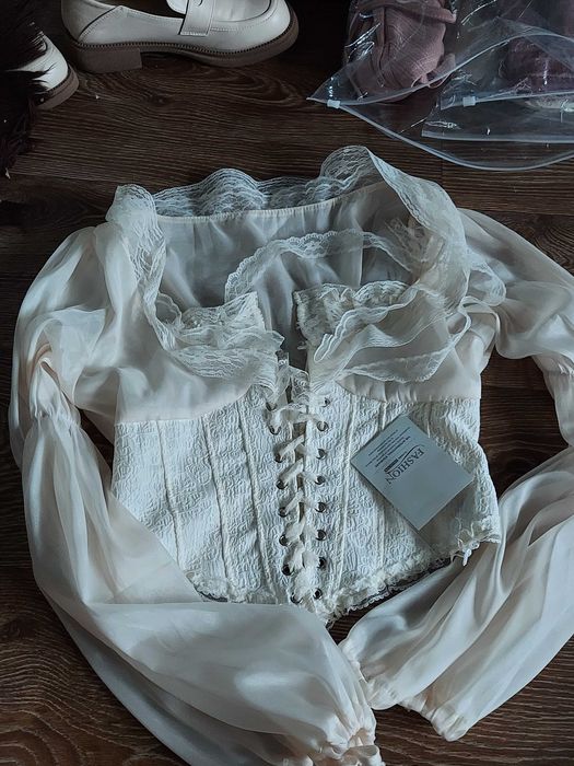 красивая новая блузка