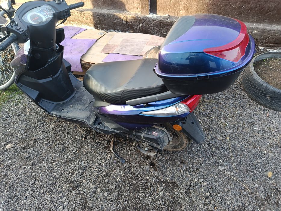 Продам скутер..Синий