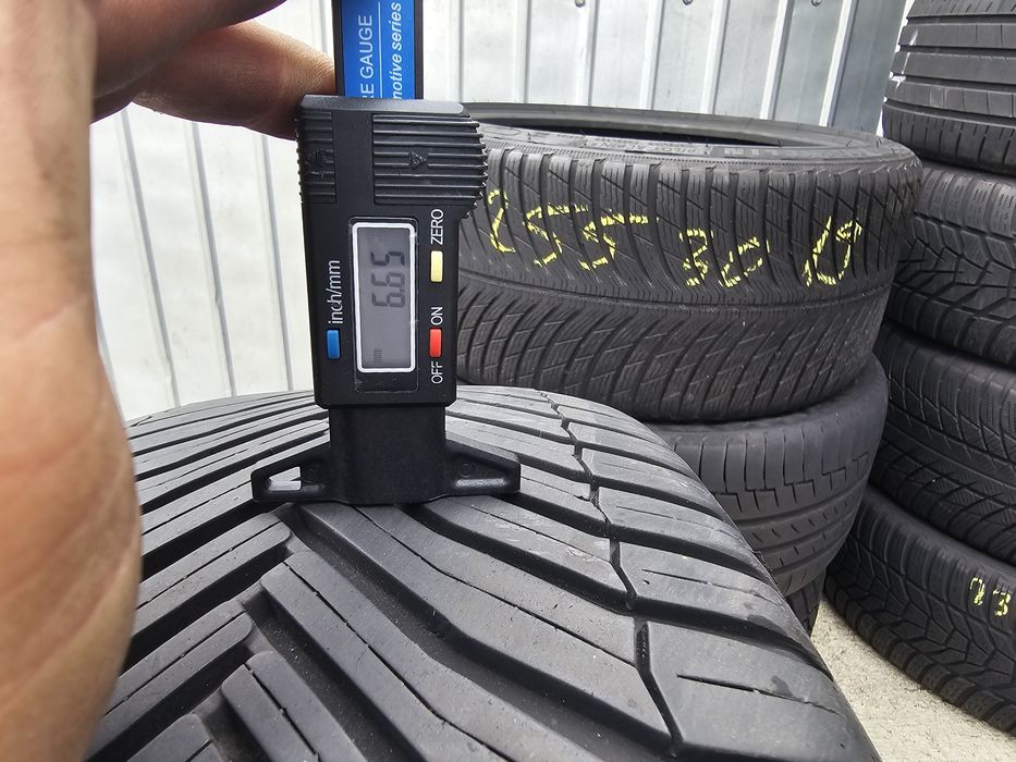 De vanzare anvelopa Michelin 235 50 r19