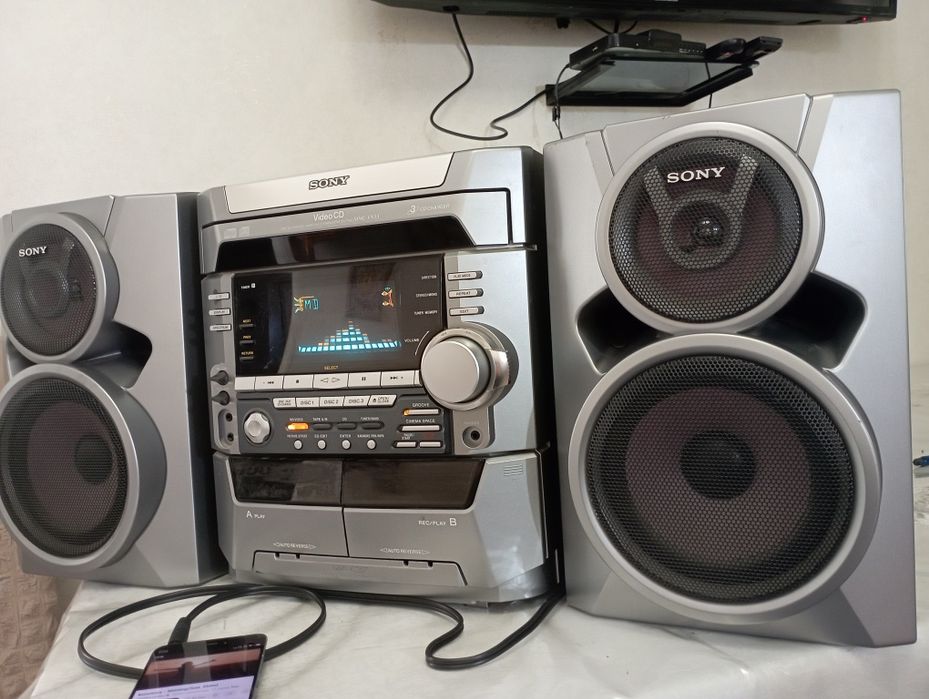 Продам музыкальный центр SONY