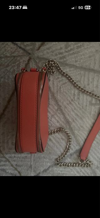 geata guess portocalie