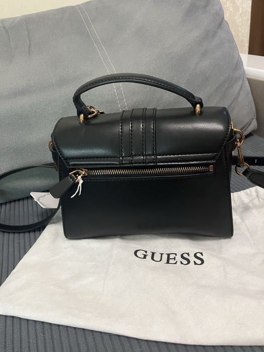 Чисто нова чанта Guess