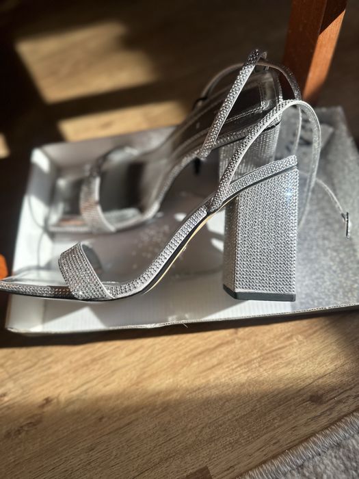 Сребърни Сандали на ток Zara с камъчета