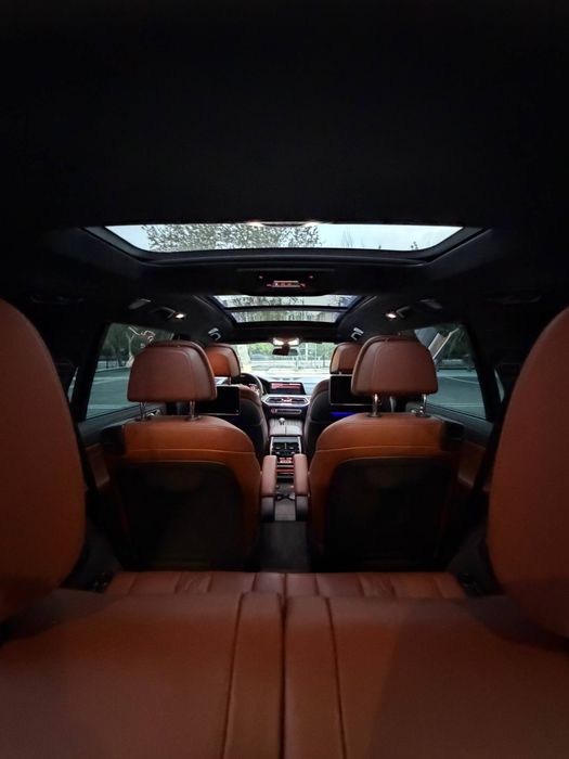 BMW X7 drive 50 I 4.4 tiwin turbo Full Pozitsya