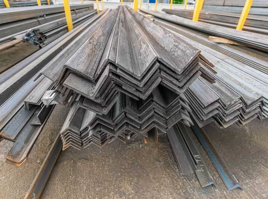 Уголок металлический 63*63 мм