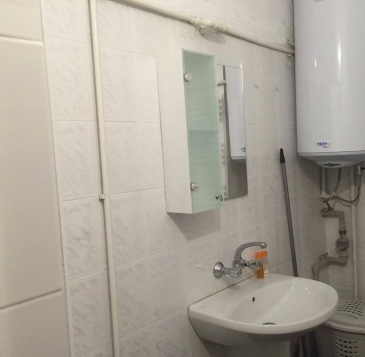 Продава се 2-ст. тухлен апартамент в центъра на гр. Перник