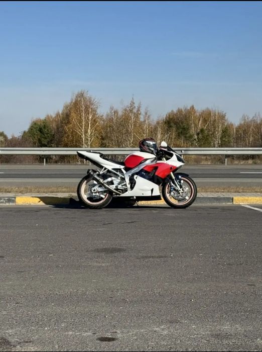Продам мотоцикл Yamaha r1