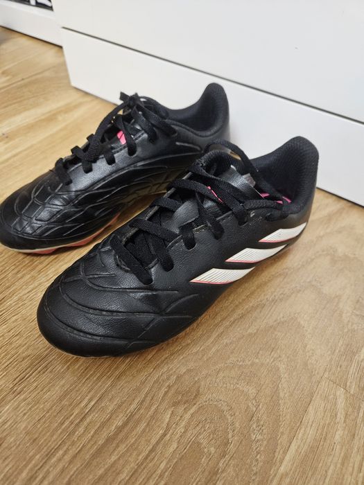 Adidasi adidas fotbal