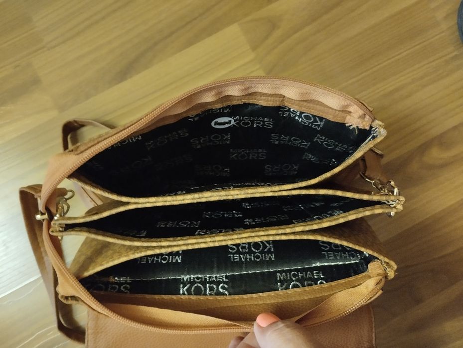 Дамска спортно чанта