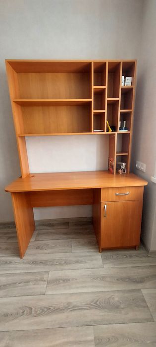 Продаётся стол для работы
